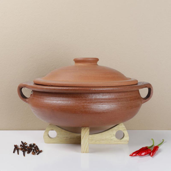 Buy Dilaab Urali Clay Pot With Lid Brown 2000 ML / 10 Inches Handi from Vaaree