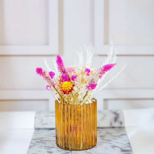 Buy Dawnlaw Vase With Naturally Dried Flower Vase from Vaaree