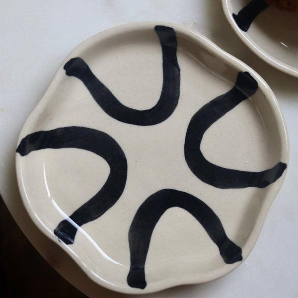 Buy Neith Snack Plate - Set Of Two Dinner Set from Vaaree