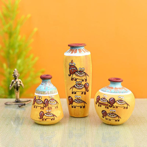 Buy Zia Terracotta Vase - Three Piece Set Vase from Vaaree