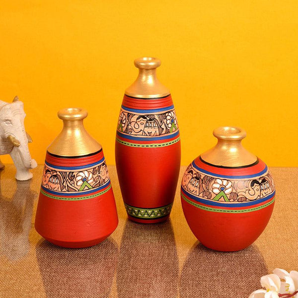 Buy Dhara Terracotta Vase - Set of Three Vase from Vaaree