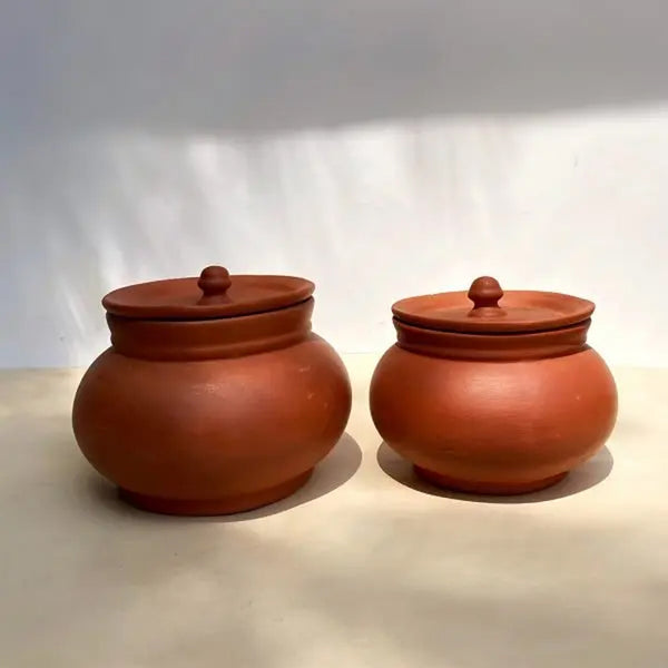 Buy Eisha Mini Handmade Terracotta Handi Handi from Vaaree