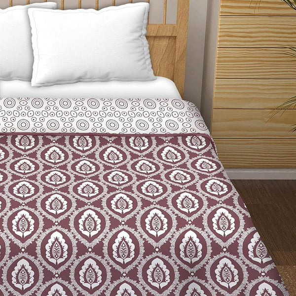 Buy Jinita Reversible Cotton Dohar (Maroon) - 180 GSM Dohars from Vaaree