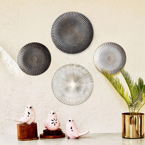 Buy Carina Orbit Wall Accent (Black & Grey) - Set Of Four Wall Accents from Vaaree