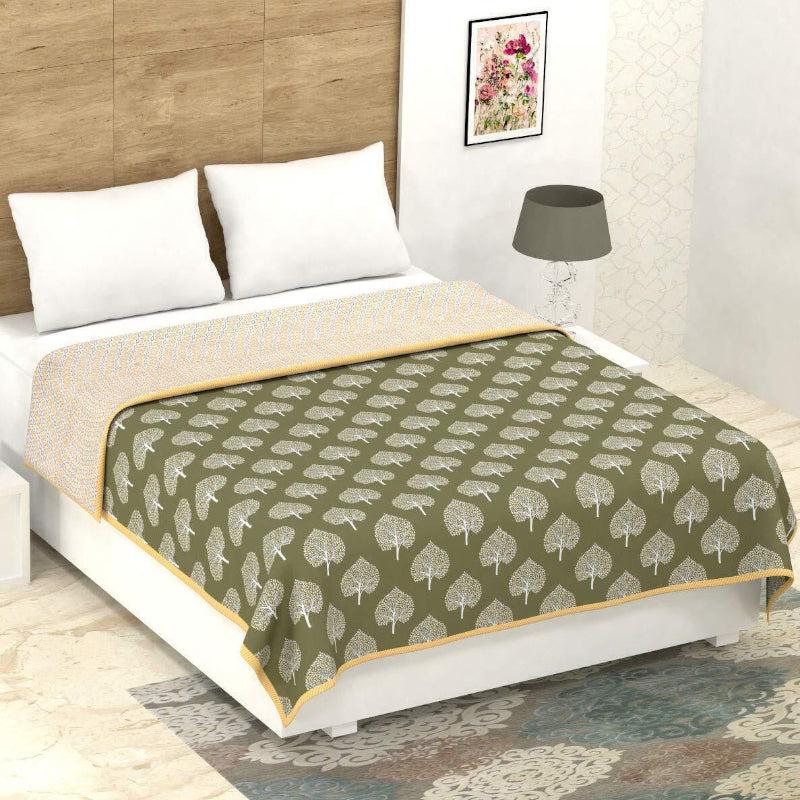 Buy Akshat Ethnic Reversible Cotton Dohar (Dark Green) - 180 GSM Dohars from Vaaree