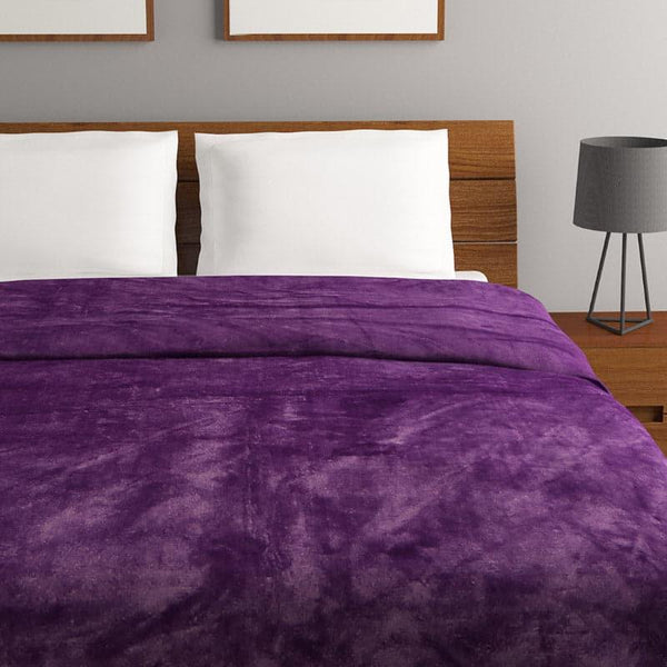 Buy Luxe Hug Micro Fiber Blanket (Lilac) - 300 GSM Blankets from Vaaree