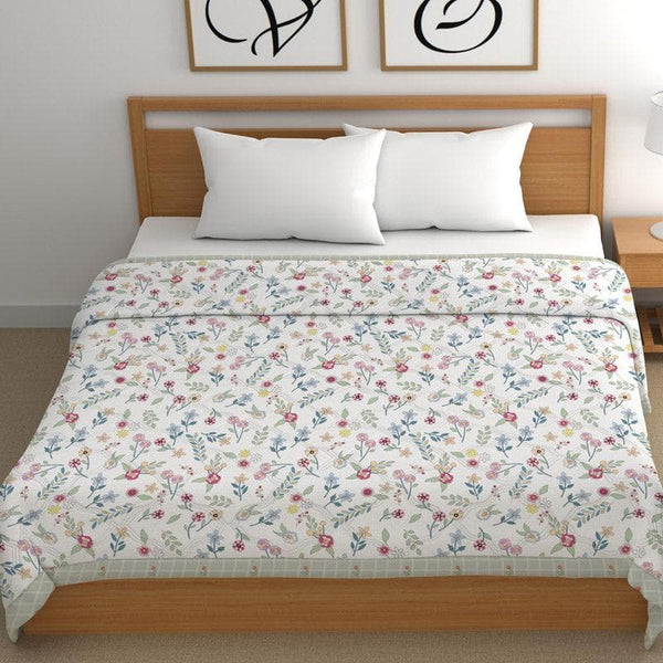 Buy Sanena Floral Glace Cotton Comforter - 120 GSM Comforters & AC Quilts from Vaaree