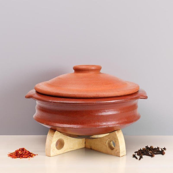 Buy Hirang Clay Pot With Lid Brown 2000 ML / 9 Inches Handi from Vaaree