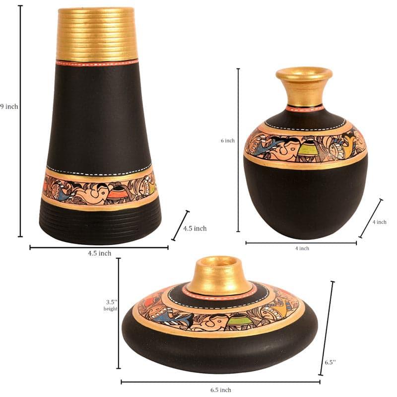 Buy Coshima Tribal Terracotta Vase - Set Of Three Vase from Vaaree