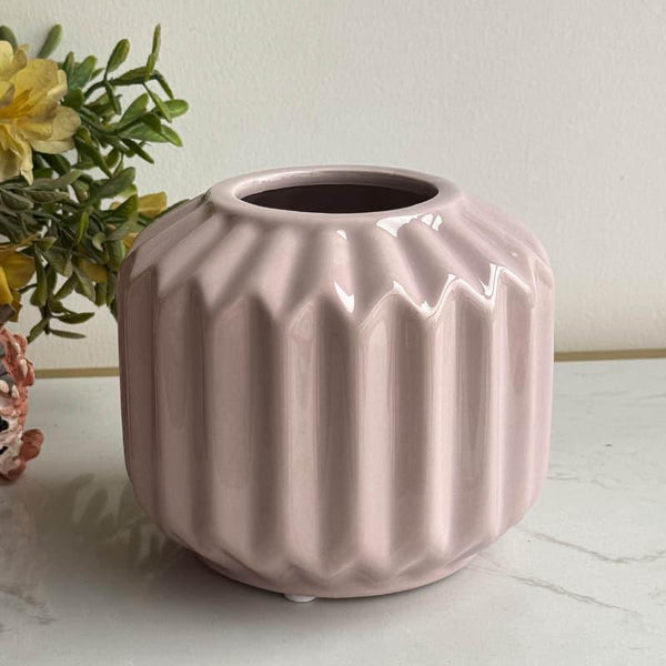 Buy Esko Edge Vase - Pink Vase from Vaaree