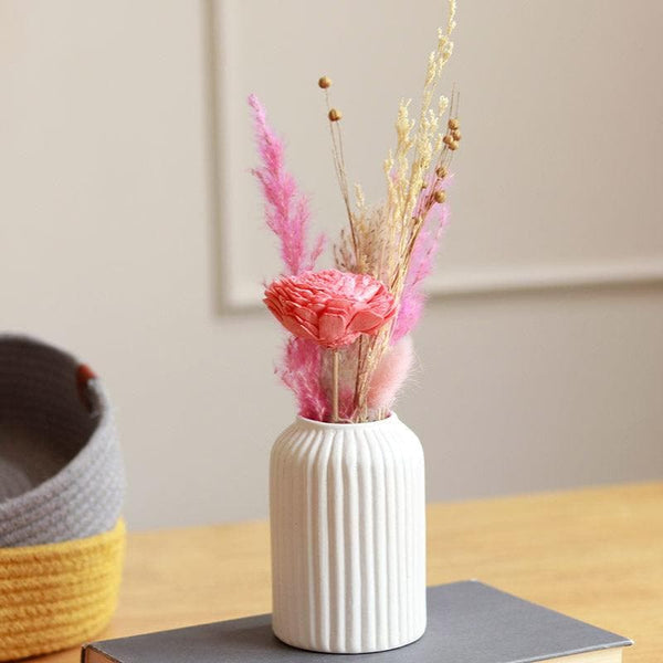 Buy Pingo Vase With Naturally Dried Flower Bunch Vase from Vaaree